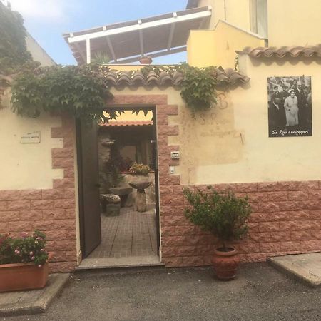 Sa Rosa E Su Trapperi Bed & Breakfast Oschiri Eksteriør bilde