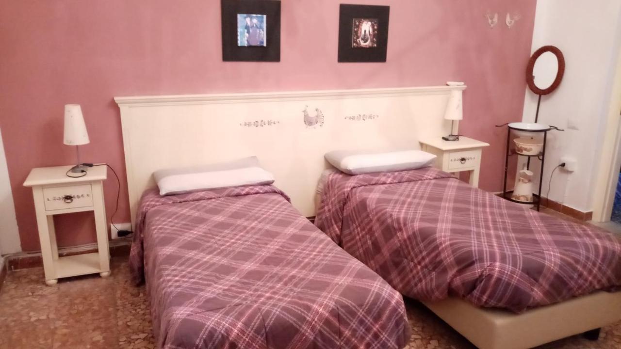 Sa Rosa E Su Trapperi Bed & Breakfast Oschiri Eksteriør bilde