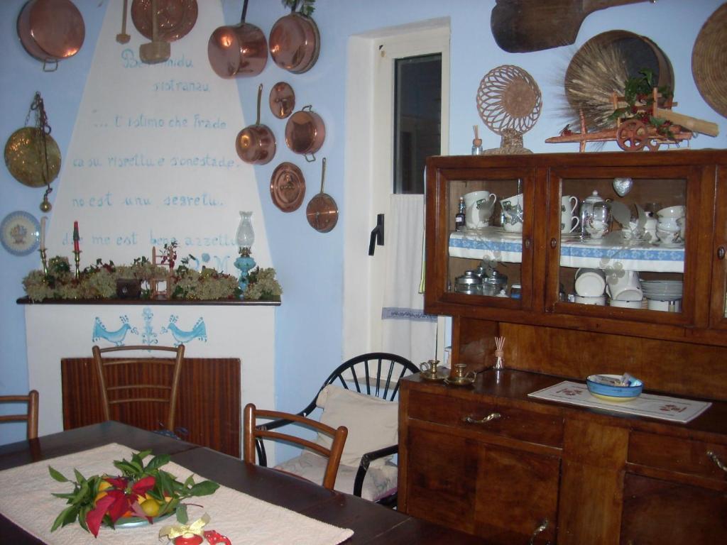 Sa Rosa E Su Trapperi Bed & Breakfast Oschiri Eksteriør bilde
